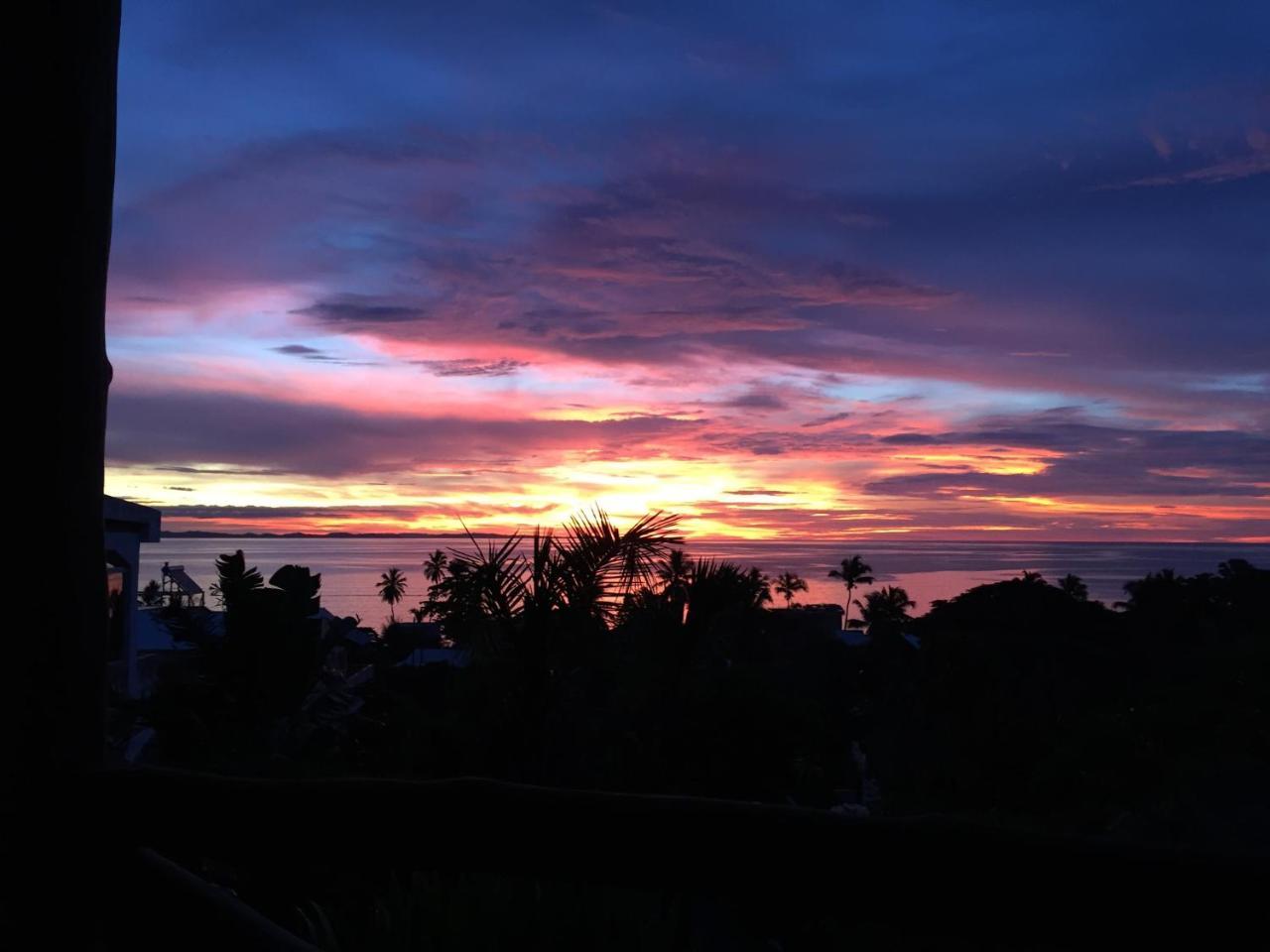 Coucher De Soleil Ambatoloaka  Exterior photo
